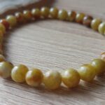 Bracelet élastique composé de boules de Véritables Pierres de Serpentine Du Pérou. ( Protection – Guérison ) Idéal pour les femmes enceintes ou allaitantes. Plusieurs diamètres disponibles Bracelet en pierre naturelle, fil élastique renforcé, fabrication artisanale française.