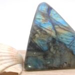 Bloc de Labradorite toute poli en vente sur Lyon et Caluire chez le top 10 des massotherapeute de France