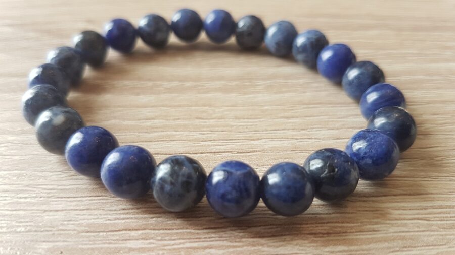 Bracelet élastique composé de boules de Véritables Pierres de Sodalite. Plusieurs diamètres disponibles Bracelet en pierre naturelle, fil élastique renforcé, fabrication artisanale française.