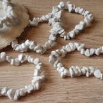 Bracelet Style Baroque en Howlite. Bracelet élastique strong100 avec de la Howlite, la pierre calmante par excellence. Bracelet en pierre 100% naturelle, fil élastique renforcé, fabrication artisanale française