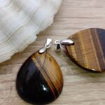 Pendentif en Oeil de Tigre Brun en forme de goutte
